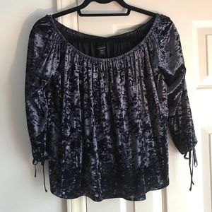 American Eagle off the shoulders velvet top